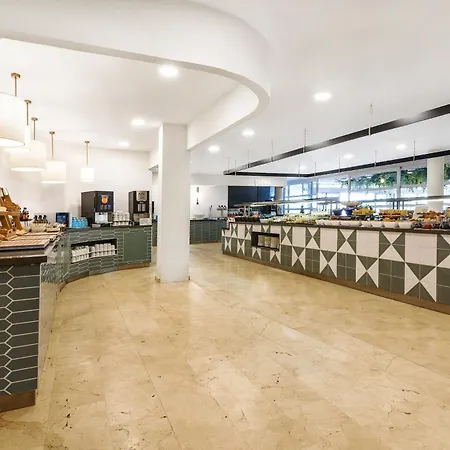 Fergus Club Park Ξενοδοχείο 4*